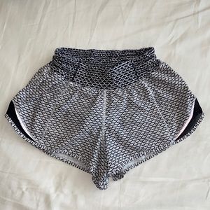 size 2 hotty hot shorts 2.5 inseam